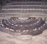 斯里蘭卡阿努拉德無畏山寺院的月石，約在公元七至八世紀間製造。