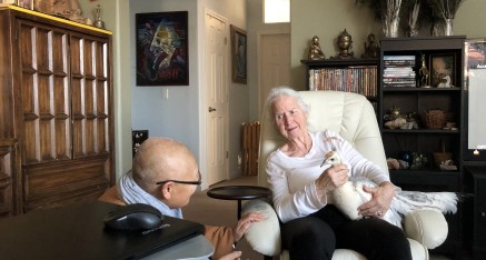 Uma introduces Sonya to the Jewel Thief.