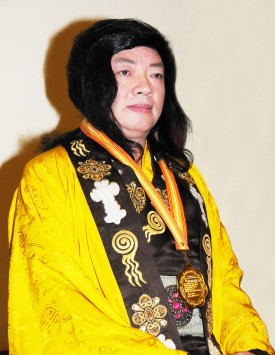 H.H. Dorje Chang Buddha III with His World Peace Prize Medallion.