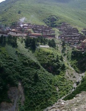 西藏東部的嘎陀寺