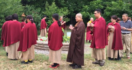 Visitors from Taiwan pay respect to the Bodhi Tree