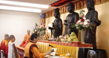 Chief Rinpoche Venerable Akou Lamo leads Special Dharma Assembly for victims of Hurricane Katrina.